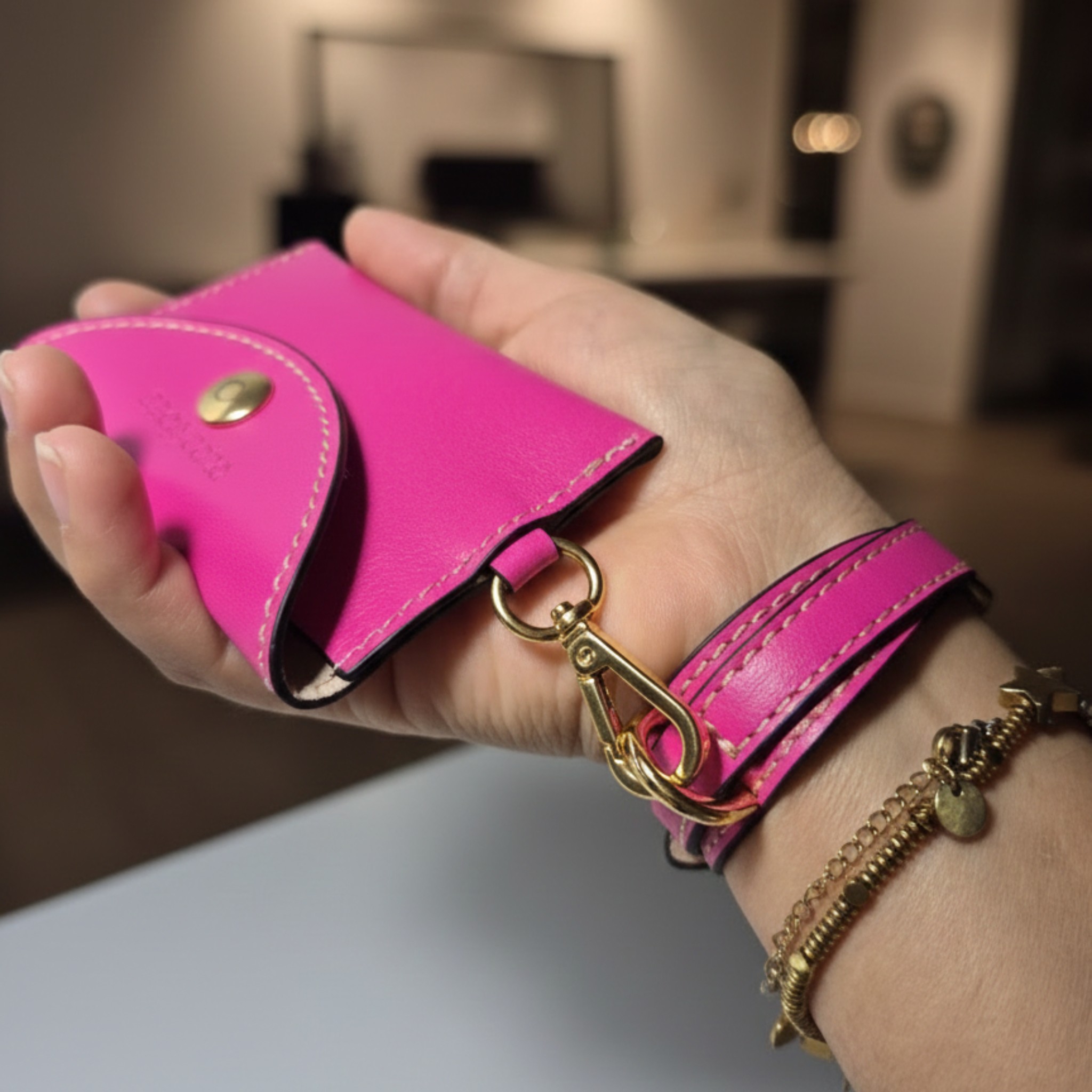 Braccialetto 3-in-1 Guinzaglio e Porta Sacchetti per Cani